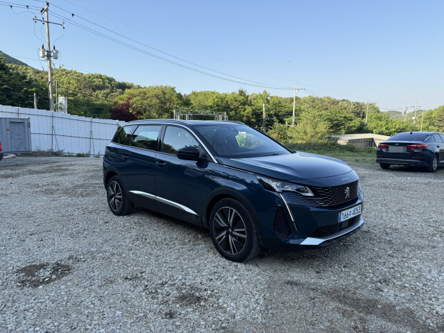 [+Cars]   ̺йи SUV ο  `Ǫ 5008`